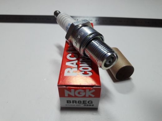 NGK 3992 / BR8EG - Свеча зажигания SOLID TYPE