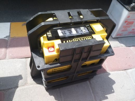 YUASA YB30CL-B Мото аккумулятор 30 А/ч, 300 А, (-/+), 168x132x192 мм